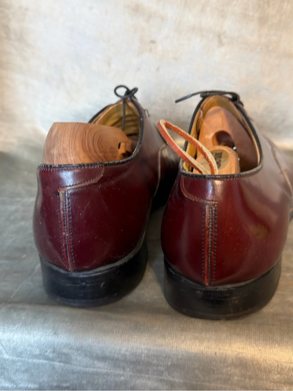 Johnston & Murphy Aristocraft Maroon Leather Dress Shoes. Men’s Size 8.5EEE Wide